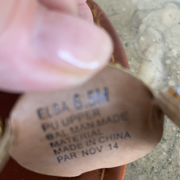 UNIONBAY NATURAL COLOR THONGS WITH BLING - Picture 4 of 5